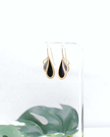 Small Wing Earrings Black and Grey